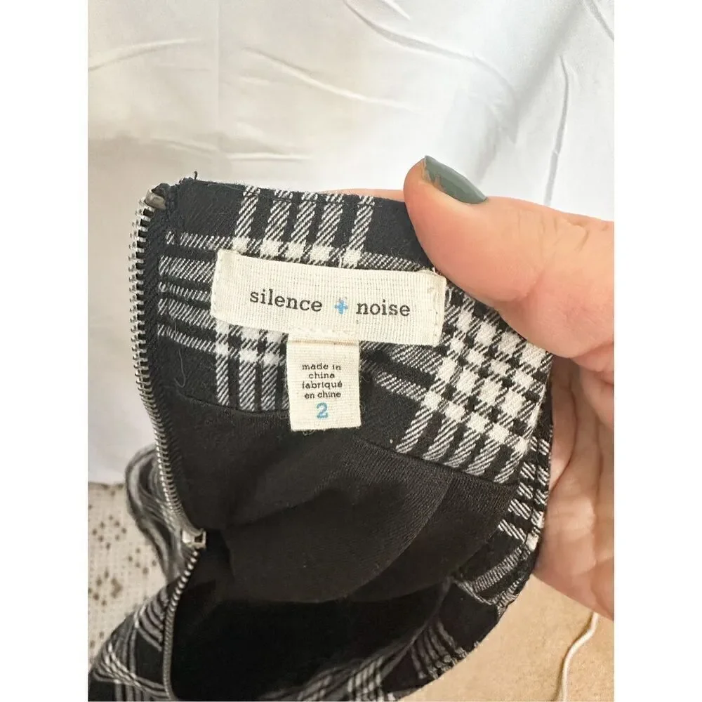 Anthropologie Silence + Noise mini skirt